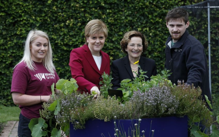 First Minister meets Wheatley Group apprentices